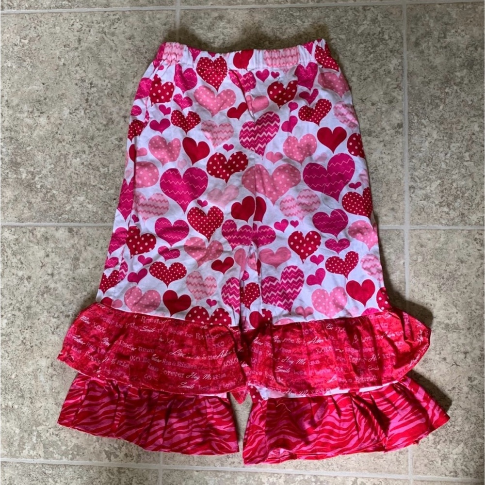 NWOT size 4 Custom sewn  red/white/pink Valentine Ruffled Capri Pants.
